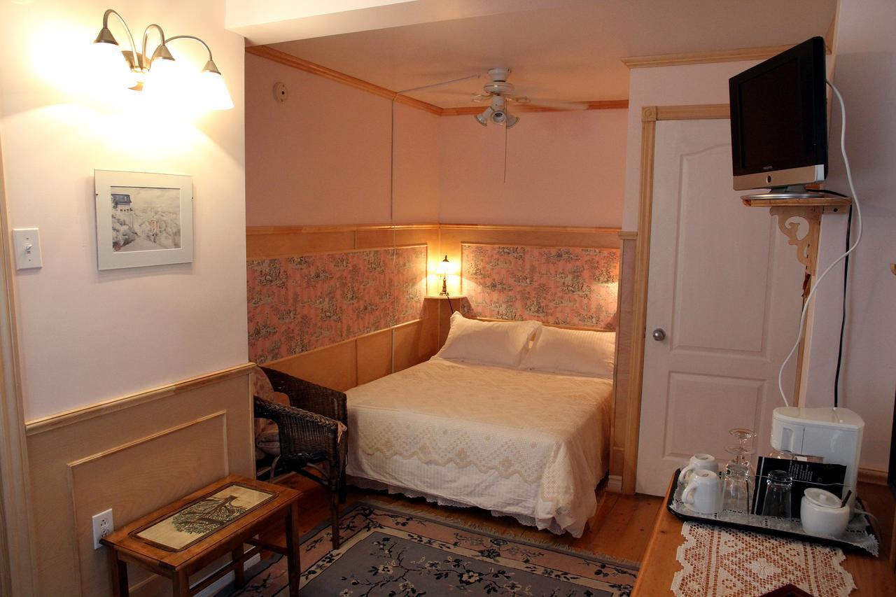 Auberge des Cévennes LʼAnse-Saint-Jean Esterno foto