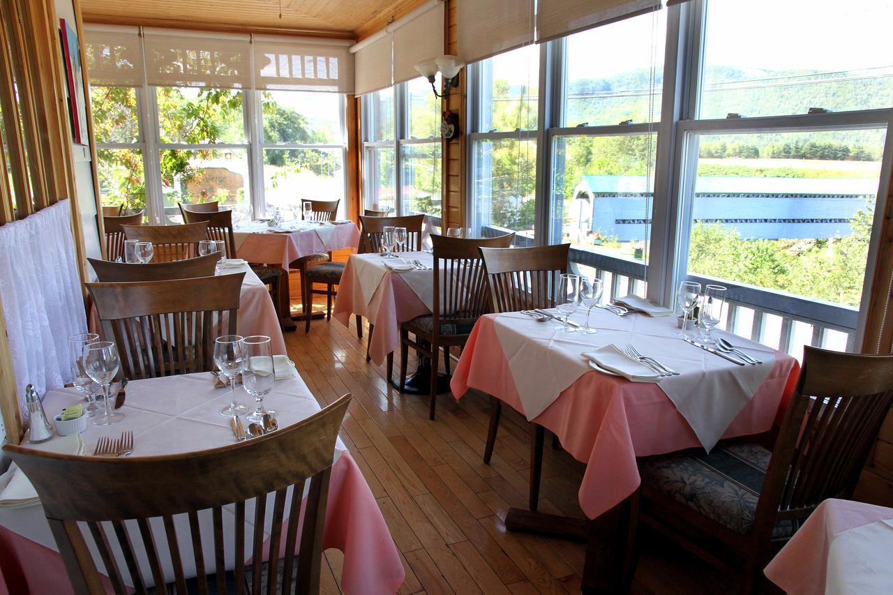Auberge des Cévennes LʼAnse-Saint-Jean Esterno foto