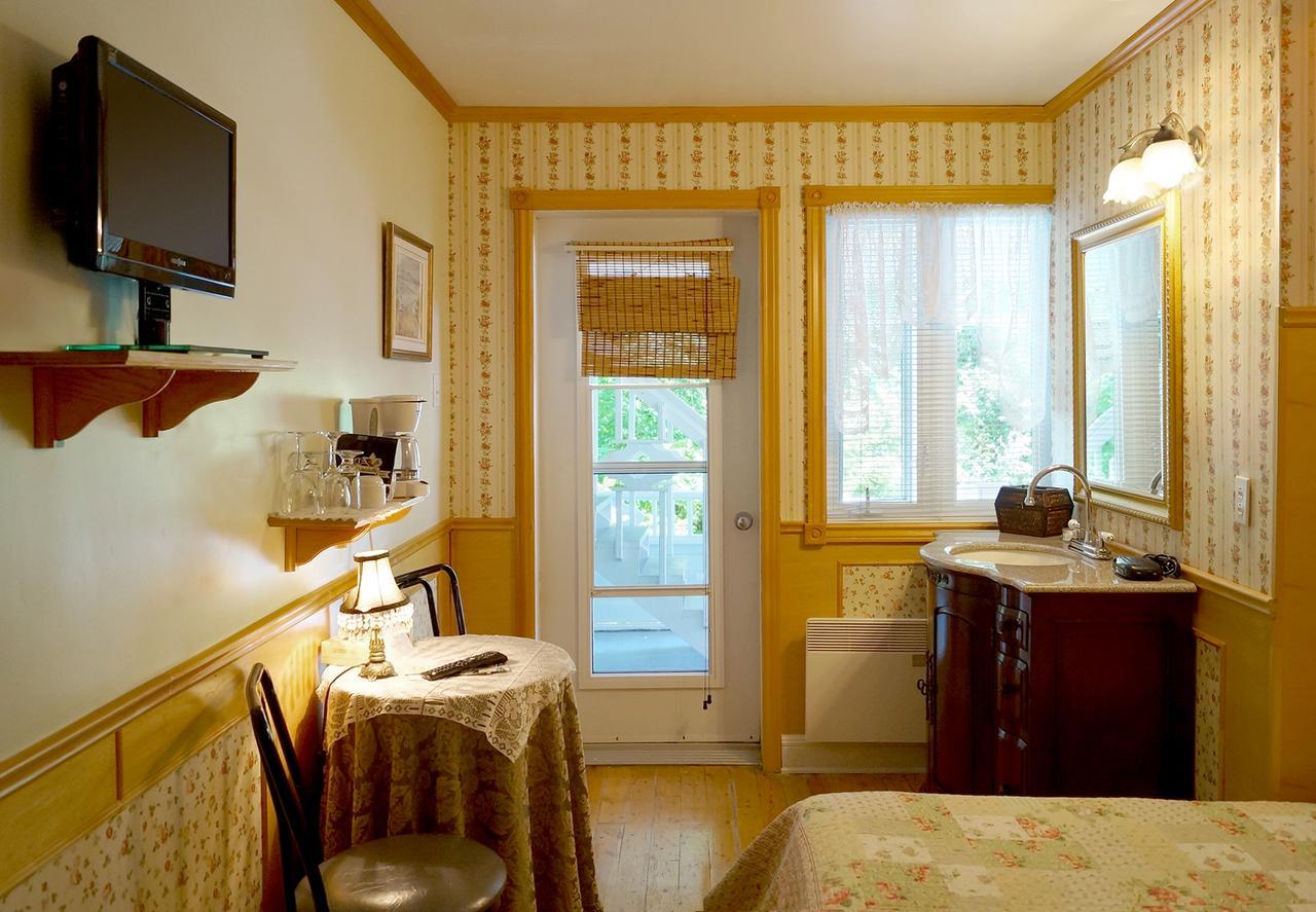 Auberge des Cévennes LʼAnse-Saint-Jean Esterno foto